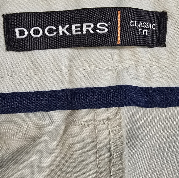 Dockers Signature Classic Fit Khaki Pants Size  40/30 - Picture 12 of 13